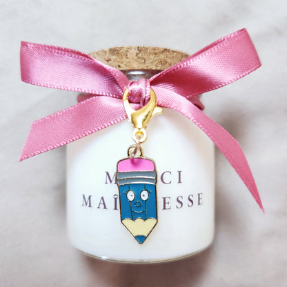 Bougie parfumée Mamie Candle avec étiquette Merci Maîtresse, pot en verre ambré