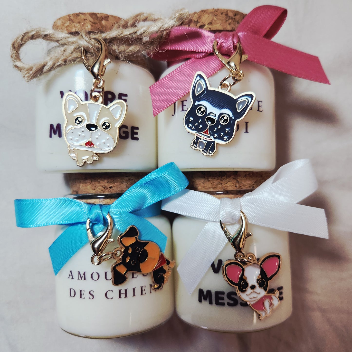 Bougie parfumée avec pendentif chien amovible – Cadeau pour propriétaire de chien ou souvenir de deuil animalier.