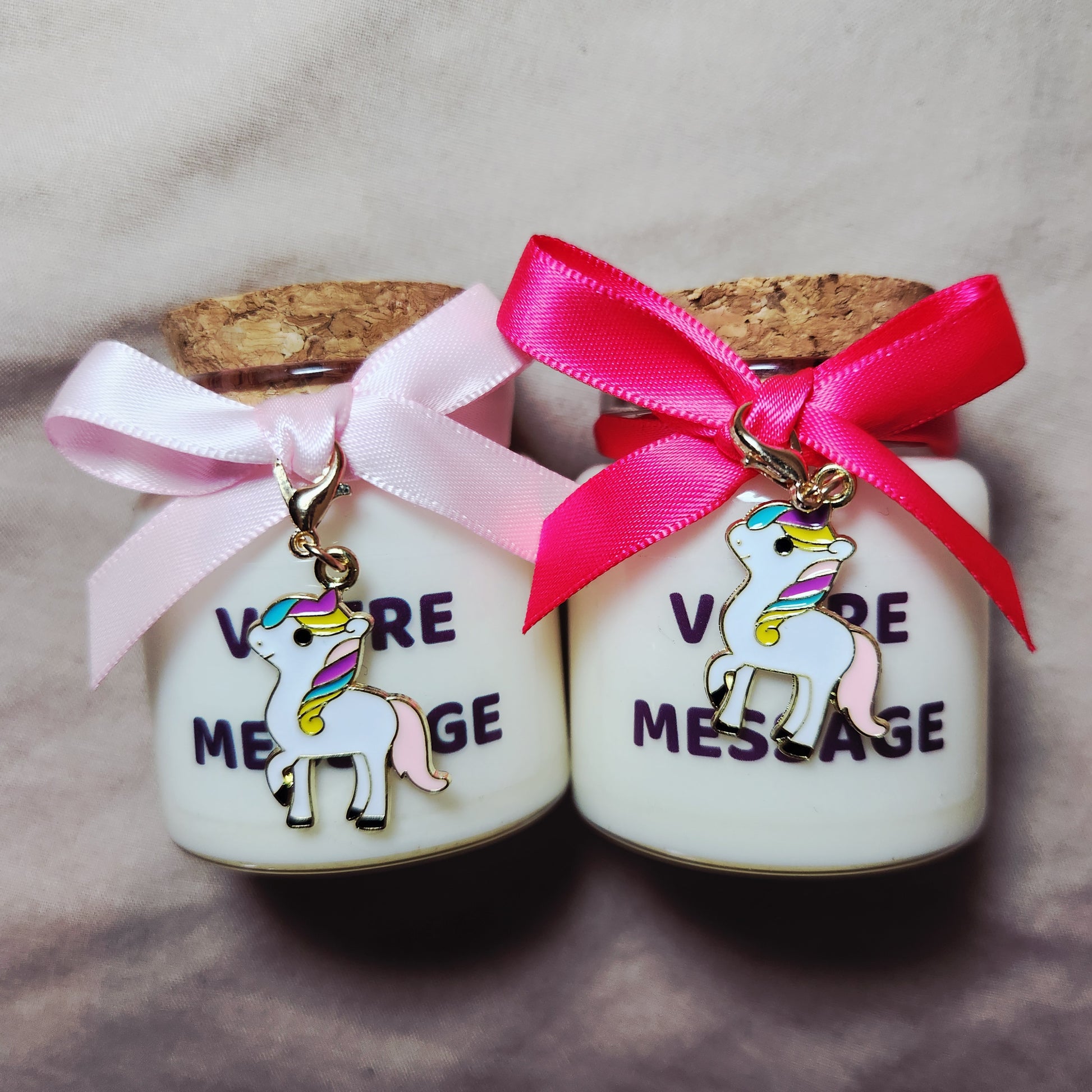 Bougie artisanale Mamie Candle thème licorne magique avec étiquette colorée et féerique