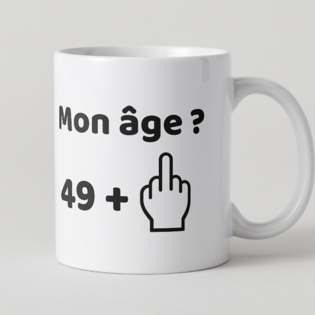 Mug anniversaire drôle 49 ans plus majeur levé.