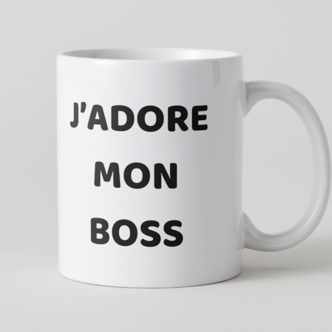 Mug blanc avec texte noir J'adore mon boss en lettres capitales