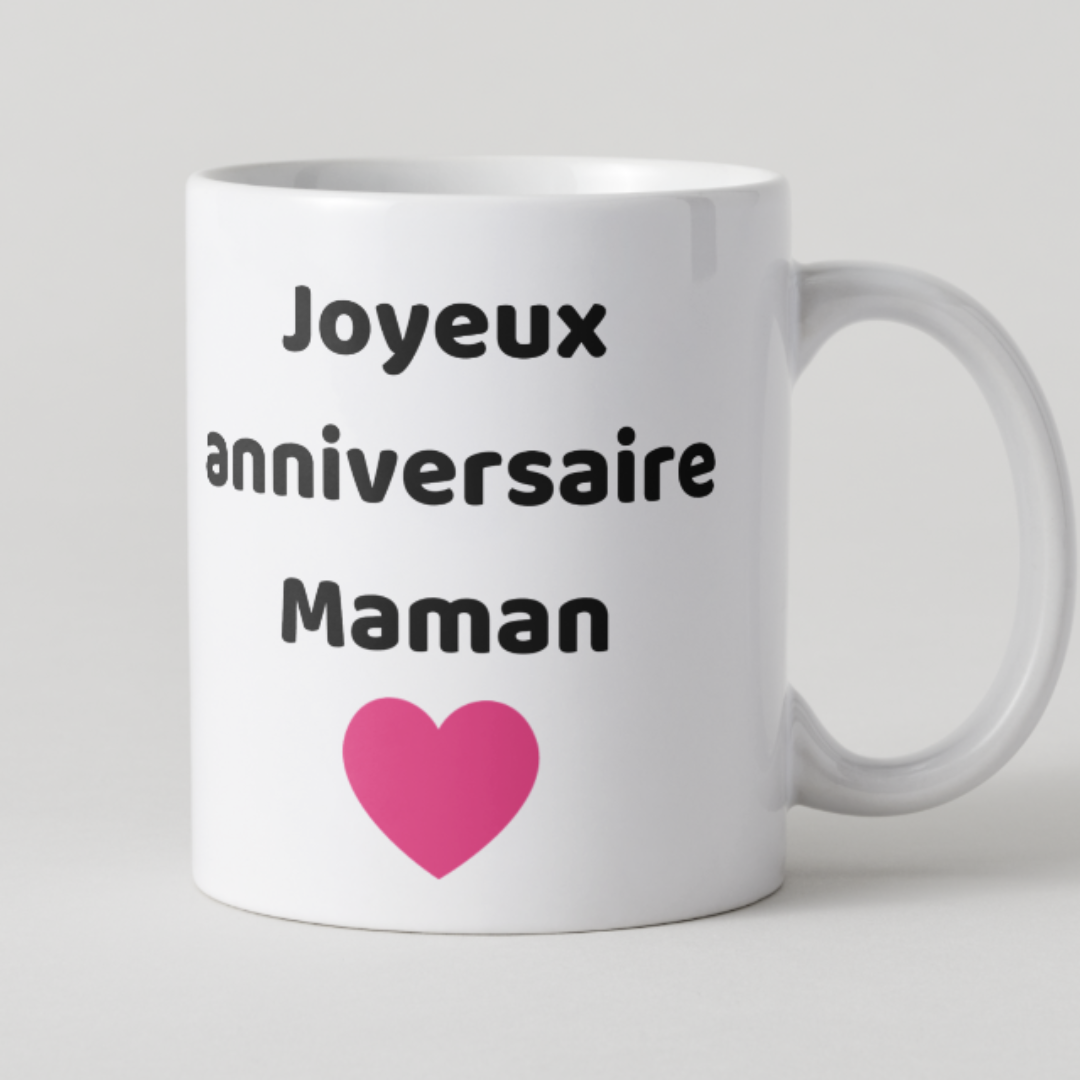 Mug blanc en céramique avec texte Joyeux Anniversaire Maman et petit cœur rouge.