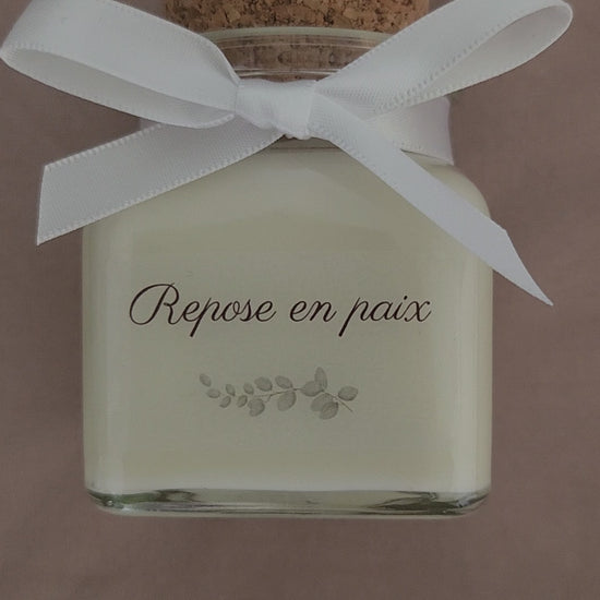 Bougie hommage Repose en paix avec bouchon en liège vue de face